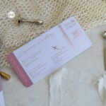 Dikdörtgen Gül Çiçeği Altını Pasaportlu Davetiye - Görsel 3